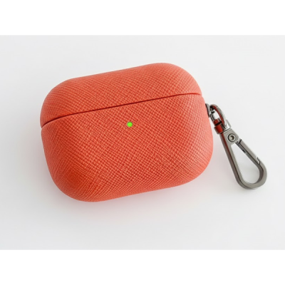 AirPods Pro 2 punane plastikust kõrvaklappide ümbris | Priedai.LT