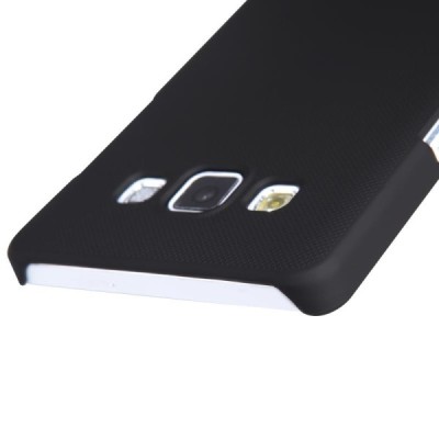 Samsung Galaxy A5 (A500) Nillkin Frosted Shield juodas plastikinis dėklas + apsauginė ekrano plėvelė / Priedai.lt