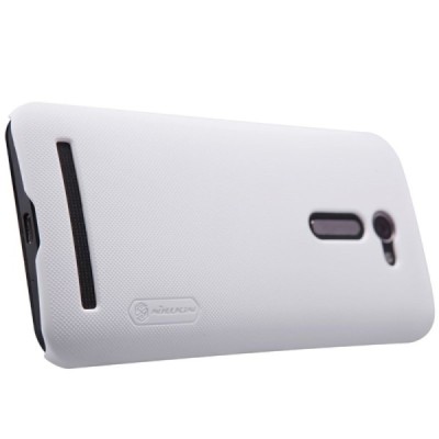 Asus Zenfone 2 5.0 (ZE500CL) Nillkin Frosted Shield baltas plastikinis dėklas + apsauginė ekrano plėvelė / Priedai.lt