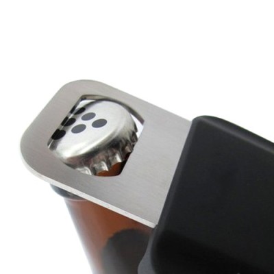 Plastikinis Apple iPhone SE (5, 5s) dėklas su metaliniu butelių atidarytuvu / Priedai.lt