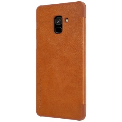 Prabangus „Nillkin“ Qin serijos rudas odinis atverčiamas Samsung Galaxy A8 2018 (A530F) dėklas / Priedai.lt