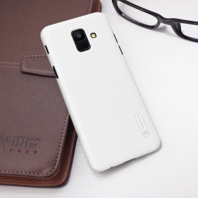 Nillkin Frosted Shield Samsung Galaxy A6 2018 (A600F) baltas plastikinis dėklas + apsauginė ekrano plėvelė / Priedai.lt