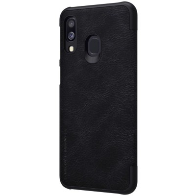 Prabangus „Nillkin“ Qin serijos juodas odinis atverčiamas Samsung Galaxy A40 (A405F) dėklas / Priedai.lt