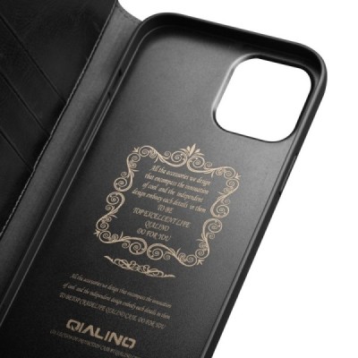 Apple iPhone 13 „QIALINO“ atverčiamas juodas odinis dėklas - knygutė | Priedai.lt