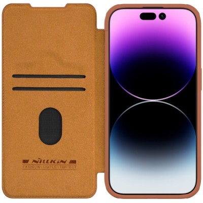 Prabangus „Nillkin“ Qin Pro serijos rudas odinis atverčiamas Apple iPhone 15 Pro Max dėklas | Priedai.lt